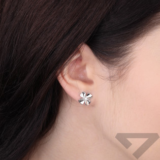 Kolczyki srebrne gładkie kwiatki z cyrkonią, próba 925