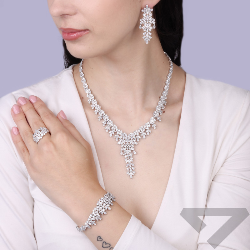 Komplet biżuterii kolia i kolczyki wiszące srebro 925