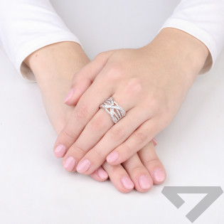 Pierścionek srebrny przeplatany z cyrkoniami bagieta srebro 925