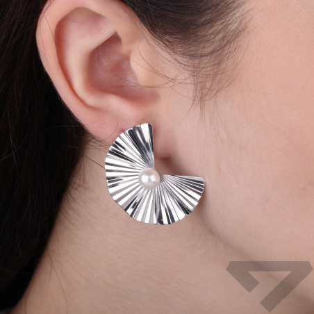 Kolczyki srebrne 925 wycięta plisowana tafla z perłą jubilerską