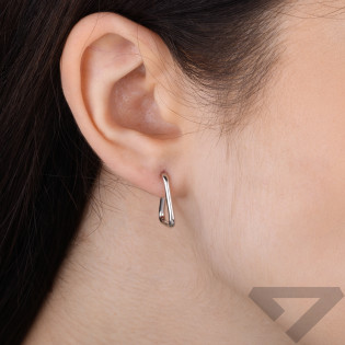 Kolczyki srebrne otwarty trójkąt zapinane na sztyft próba 925