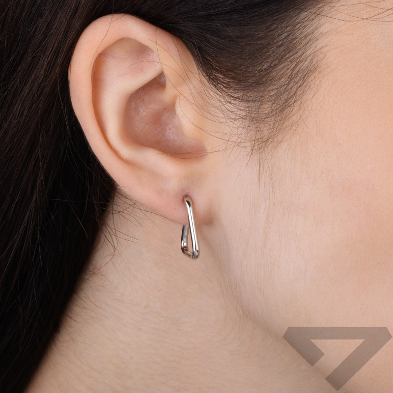 Kolczyki srebrne otwarty trójkąt zapinane na sztyft próba 925