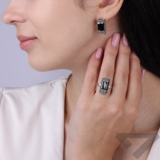 Pierścionek srebrny 925 oksydowany z onyksem i markazytami