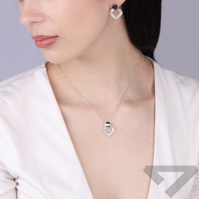 Komplet srebrnej biżuterii z motywem rombu wysadzanego cyrkoniami próba 925