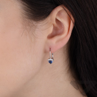 Kolczyki srebrne rodowane z motywem markizy i szafirową cyrkonią w kształcie serca próba 925