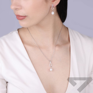 Komplet biżuterii z perłami o kształcie kropli w srebrze 925