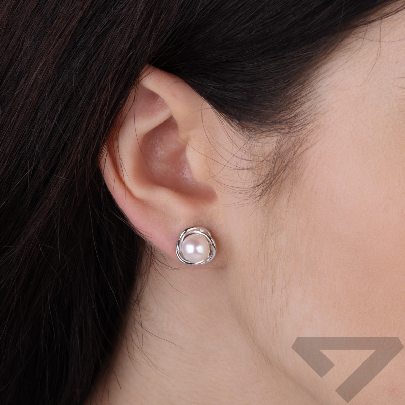 Kolczyki z perłą na srebrnym preclu próba 925