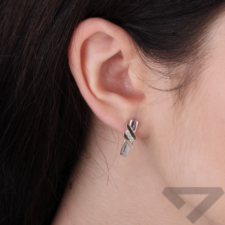 Kolczyki srebrne blaszki ze skośnym paskiem cyrkonii i złotej blaszki 375