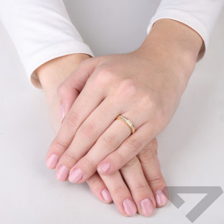 Pierścionek obrączka Miłości z cyrkoniami bagieta, srebro 925 koloru złotego