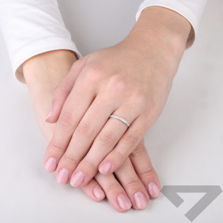 Pierścionek srebrny LINE z białymi cyrkoniami