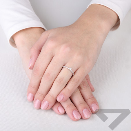 Pierścionek z cyrkonią w kształcie serca, srebro próby 925