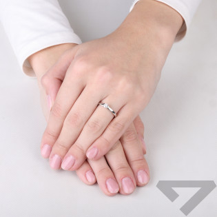 Pierścionek cyrkonia 4mm w szynie V, srebro próby 925