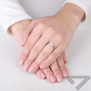 Pierścionek z cyrkonią 6 mm, srebro próby 925