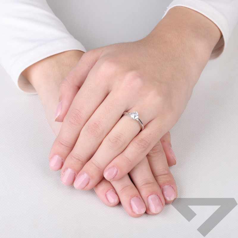 Pierścionek z cyrkonią 6 mm, srebro próby 925