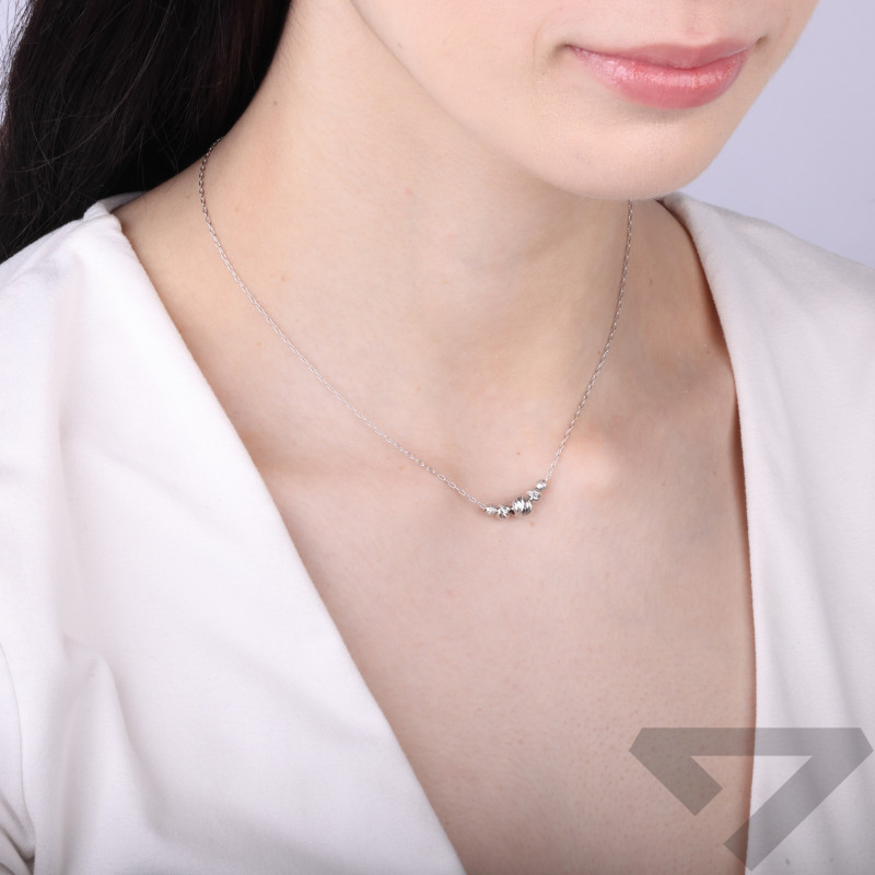 Naszyjnik srebrny 925 z diamentowanymi kulkami