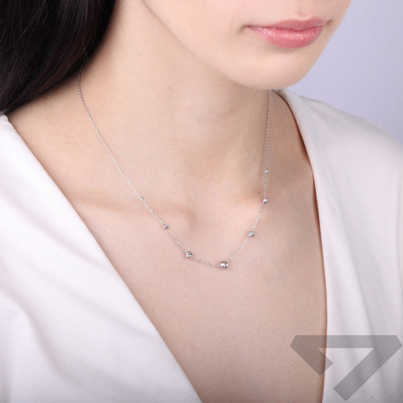 Naszyjnik srebrny 925 z diamentowanymi kulkami