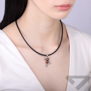 Zawieszka NK bursztyn żaba opr AG MG 444-koniakowy Ag 925