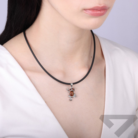 Zawieszka NK bursztyn żaba opr AG MG 444-koniakowy Ag 925