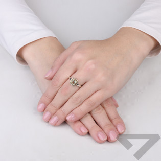 Pierścionek metaloplastyka z brassem i naturalnym ametystem zielonym