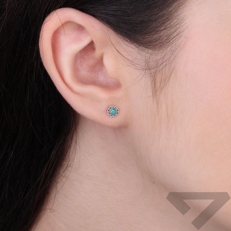 Kolczyki z turkusem oprawa w kształcie kwiatka srebro 925