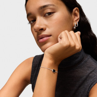 Bransoletka z łańcuszka ze srebra, z onyksowym charmsem w kształcie misia TOUS Icon Color