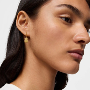 Kolczyki TOUS Sweet Dolls ze srebra pokrytego 18-karatowym złotem, z charmsem w kształcie misia