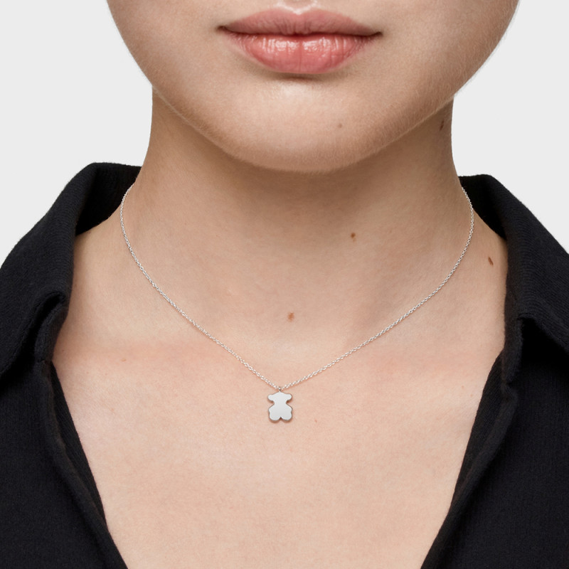 Krótki naszyjnik TOUS ze srebra z charmsem w kształcie misia Sweet Dolls