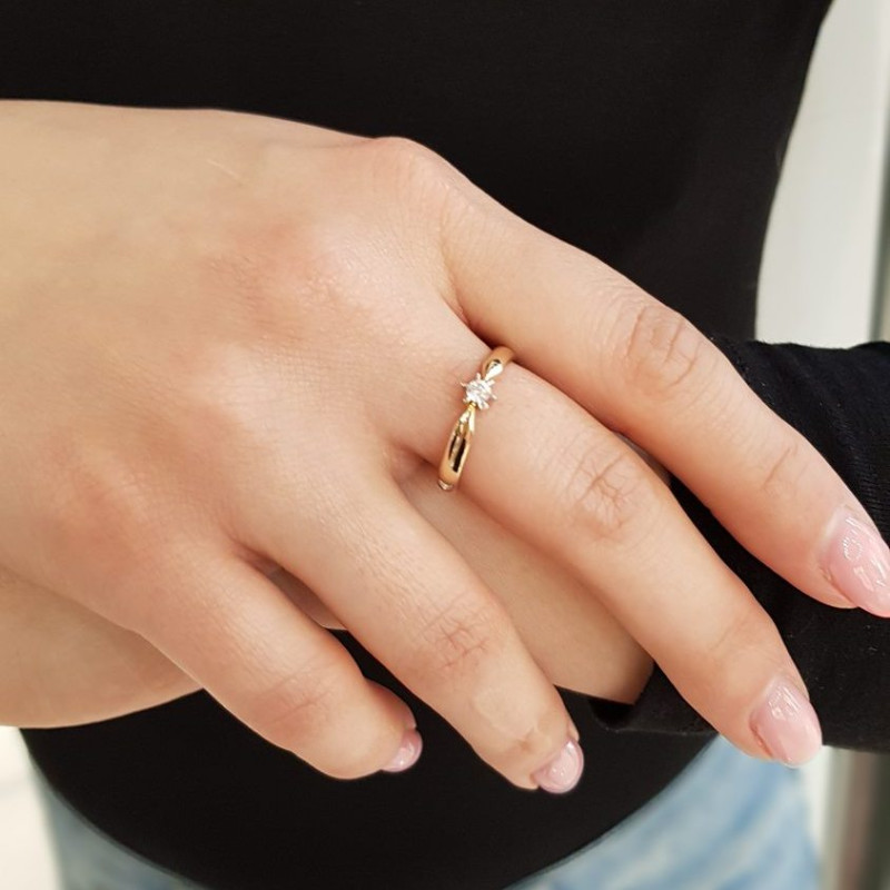 Pierścionek zaręczynowy Amor z diamentem 0,236 ct próba 585