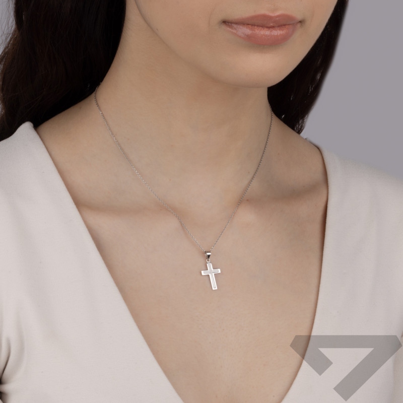 Krzyżyk z białego złota 585 ze żłobieniem i matem