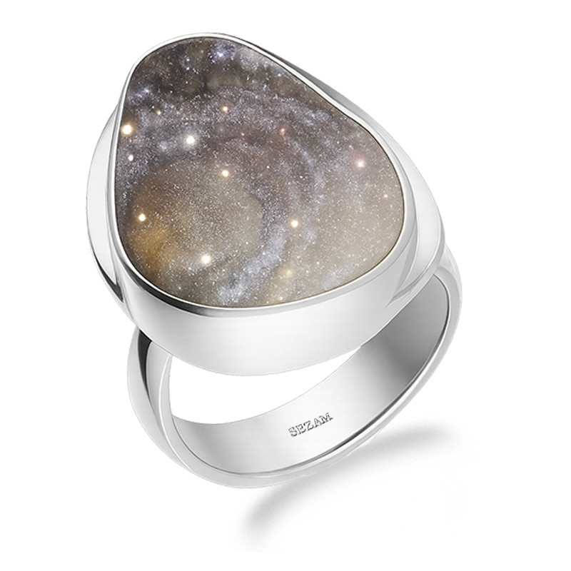 Pierścionek srebrny róża chalcedonu pokryta tytanem