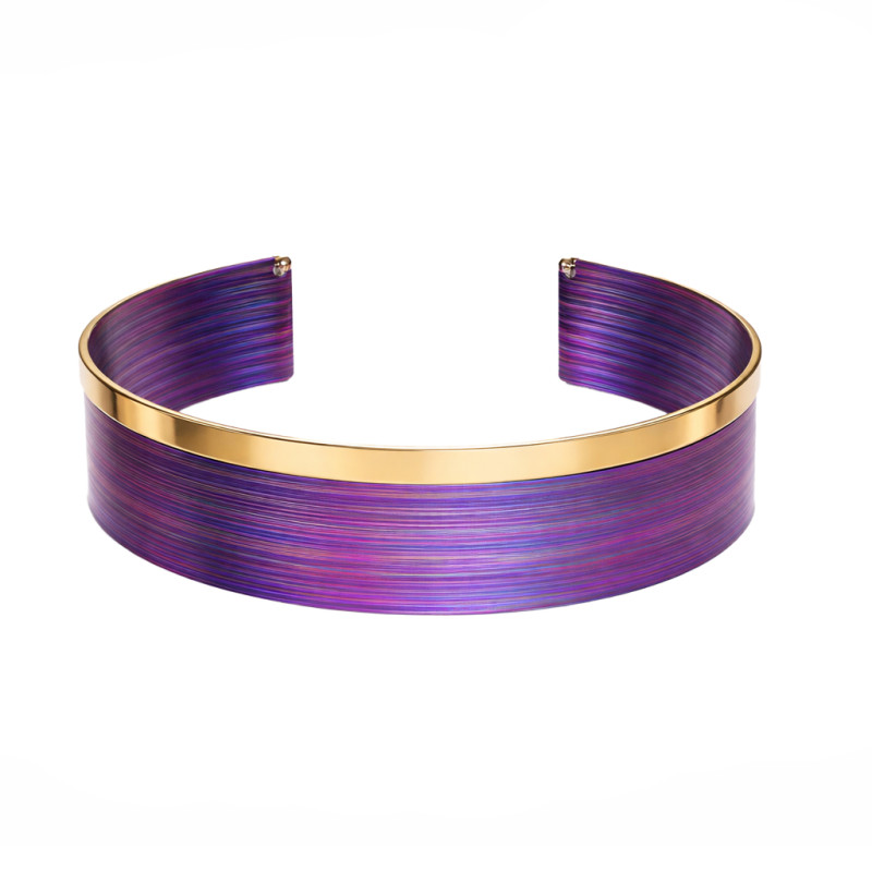 Bransoletka tytanowa blaszka z paskiem srebra 925 w kolorze złotym