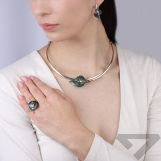 Kolczyki tytanowa kalia zielona ze srebrem 925