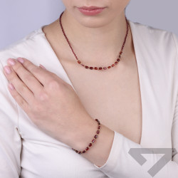 Bransoletka sznurkowa z granatami i elementami ze srebra 925 koloru złotego