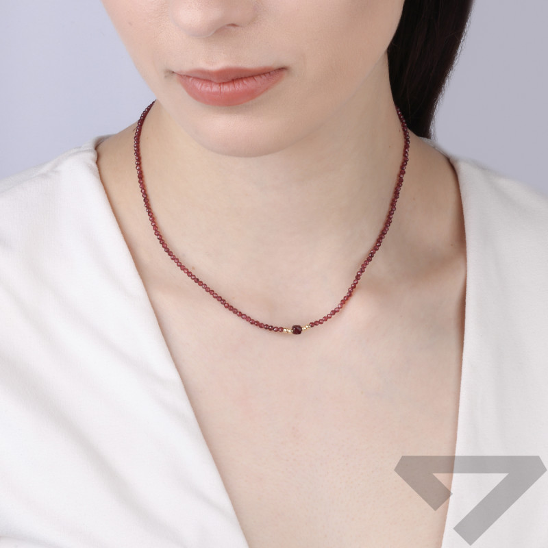 Naszyjnik złoty próba 585 z fasetowanymi granatami