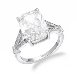 Pierścionek srebrny z okazałą prostokątną cyrkonią, srebro próby 925