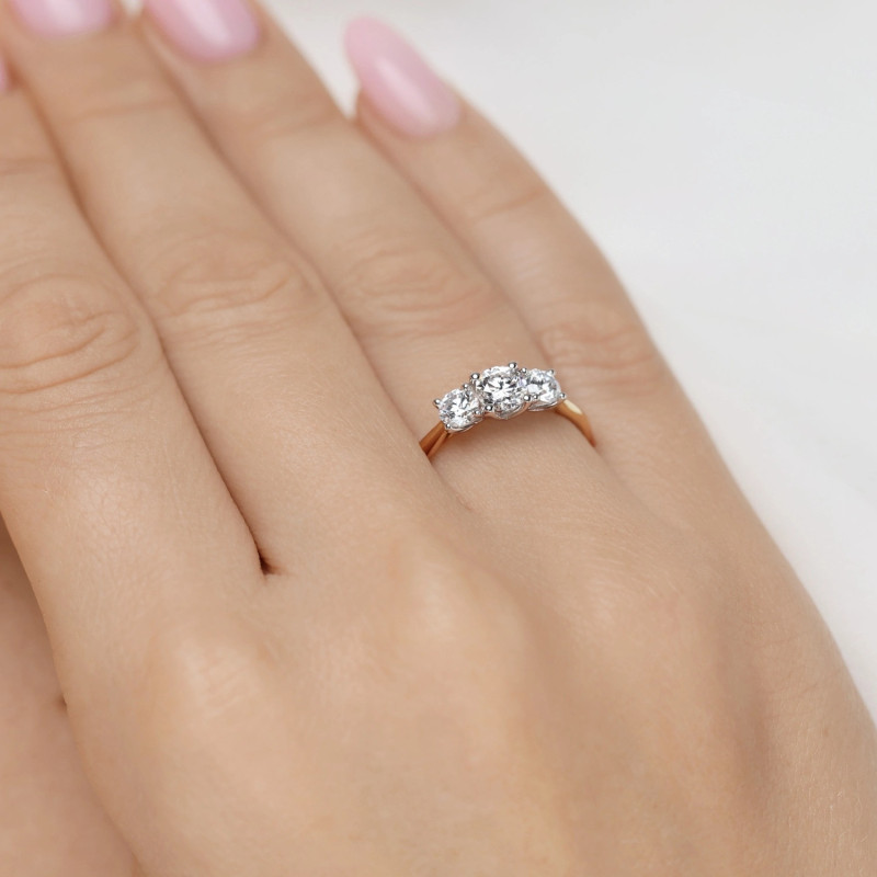 Pierścionek Noble z diamentami laboratoryjnymi 0,55 ct, złoto 585