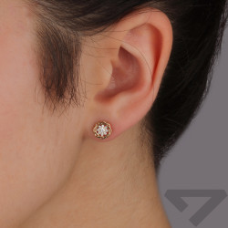 Kolczyki złote kwiatek z cyrkoniami opleciony próba 375