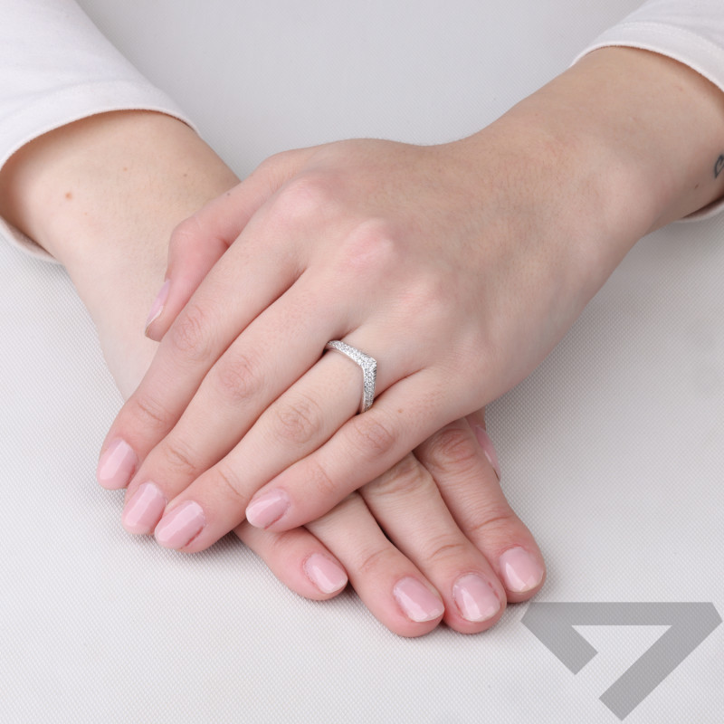 Pierścionek srebrny szpic z dwoma rzędami cyrkonii, próba 925