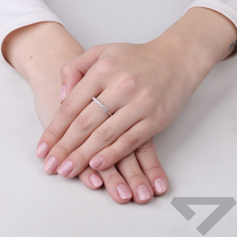 Pierścionek z cyrkoniami, srebro próby 925