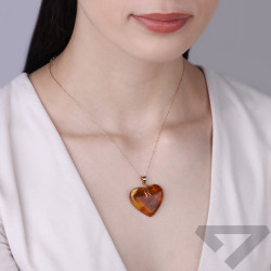 Wisior z bursztynem w kształcie serca, koluszko ze złota 585