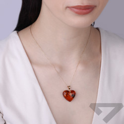 Wisior z sercem z naturalnego bursztynu, koluszko ze złota 585