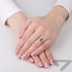 Pierścionek z topazem London 0,90 ct i diamentami 0,10 ct, złoto 585