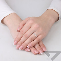 Pierścionek Line Miłości z diamentami 0,51 ct, białe złoto próby 585