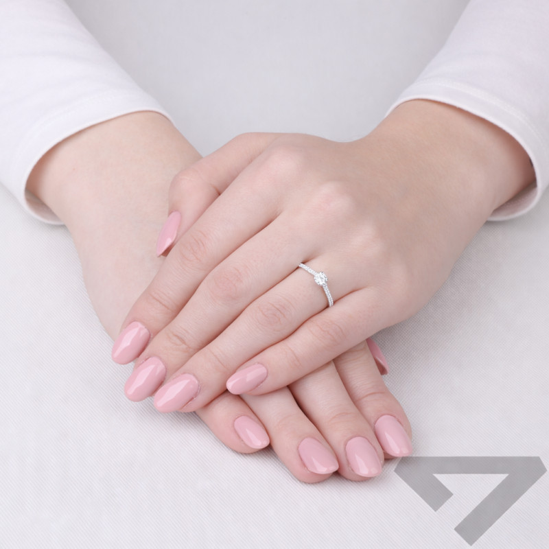 Pierścionek z diamentami laboratoryjnymi 0,38 ct, złoto 585