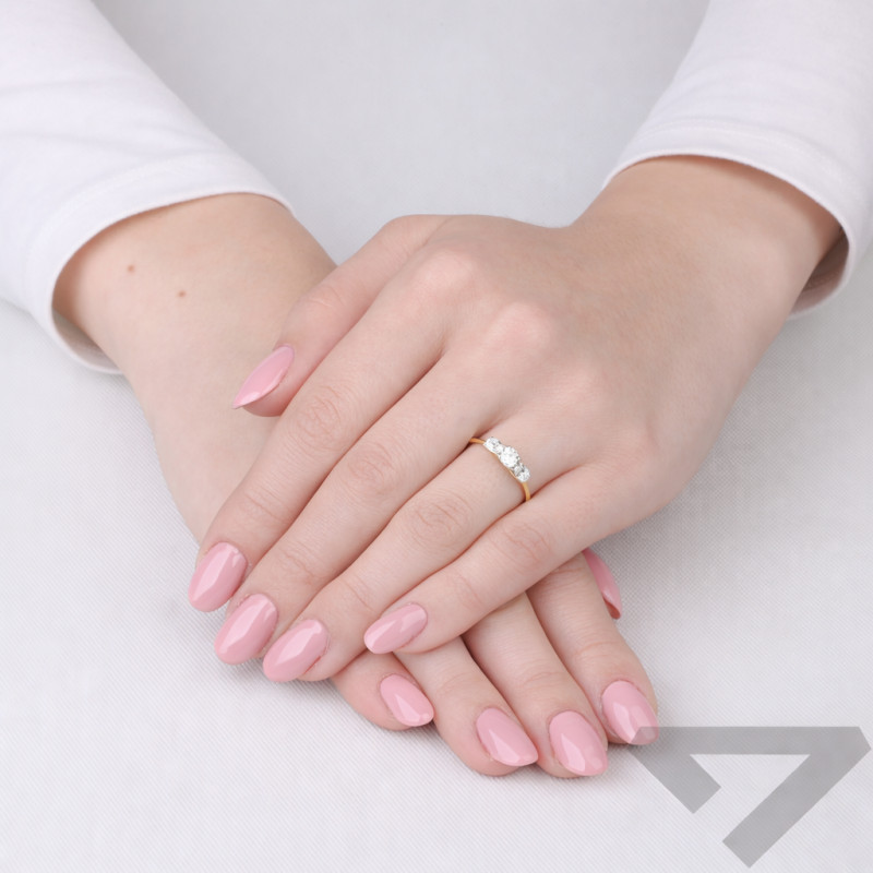 Pierścionek Noble z diamentami laboratoryjnymi 0,66 ct, złoto 585