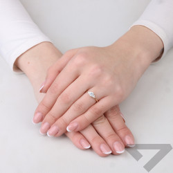 Pierścionek Noble z diamentami laboratoryjnymi 0,61 ct, złoto 585