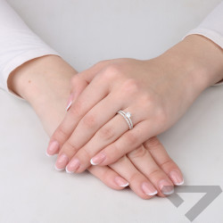 Zestaw dwóch pierścionków z diamentami laboratoryjnymi 1,09 ct, złoto 585