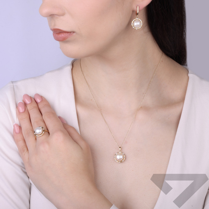 Kolczyki wiszące z perłą i diamentami 0,06 ct, złoto 585