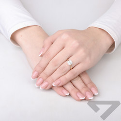 Pierścionek Sweet z diamentami 0,11 ct, złoto 585