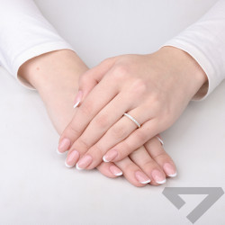 Pierścionek Line z diamentami laboratoryjnymi 0,21 ct, złoto 585